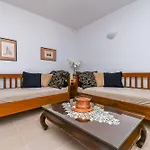 Iveta Apartment *