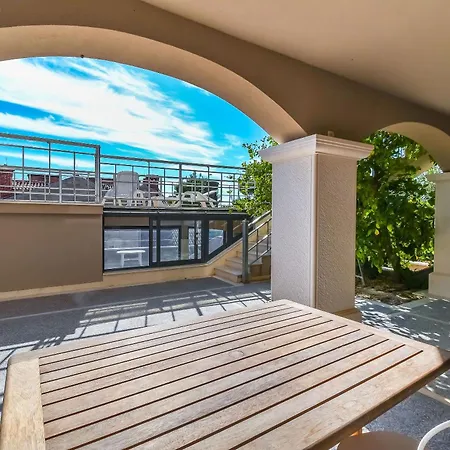 Iveta Appartamento Traù