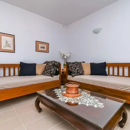 Iveta Appartamento *