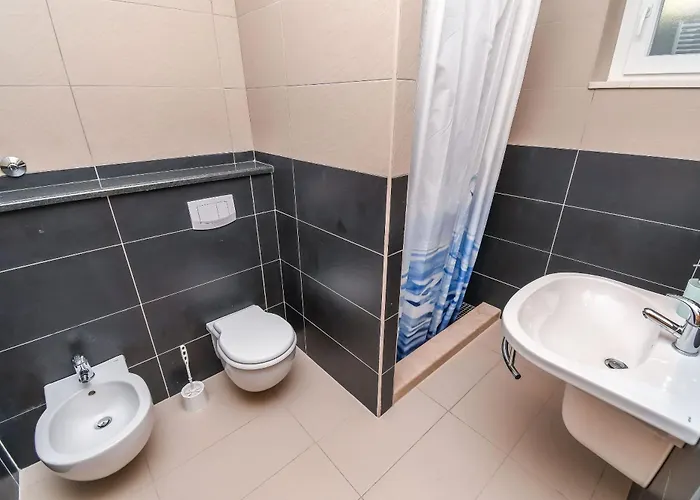 Iveta Apartment *